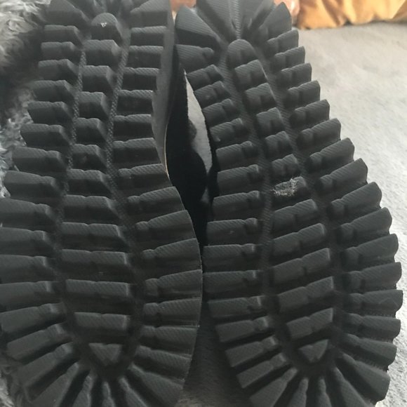 ALL BLACK flatform tread shootie - Picture 6 of 7